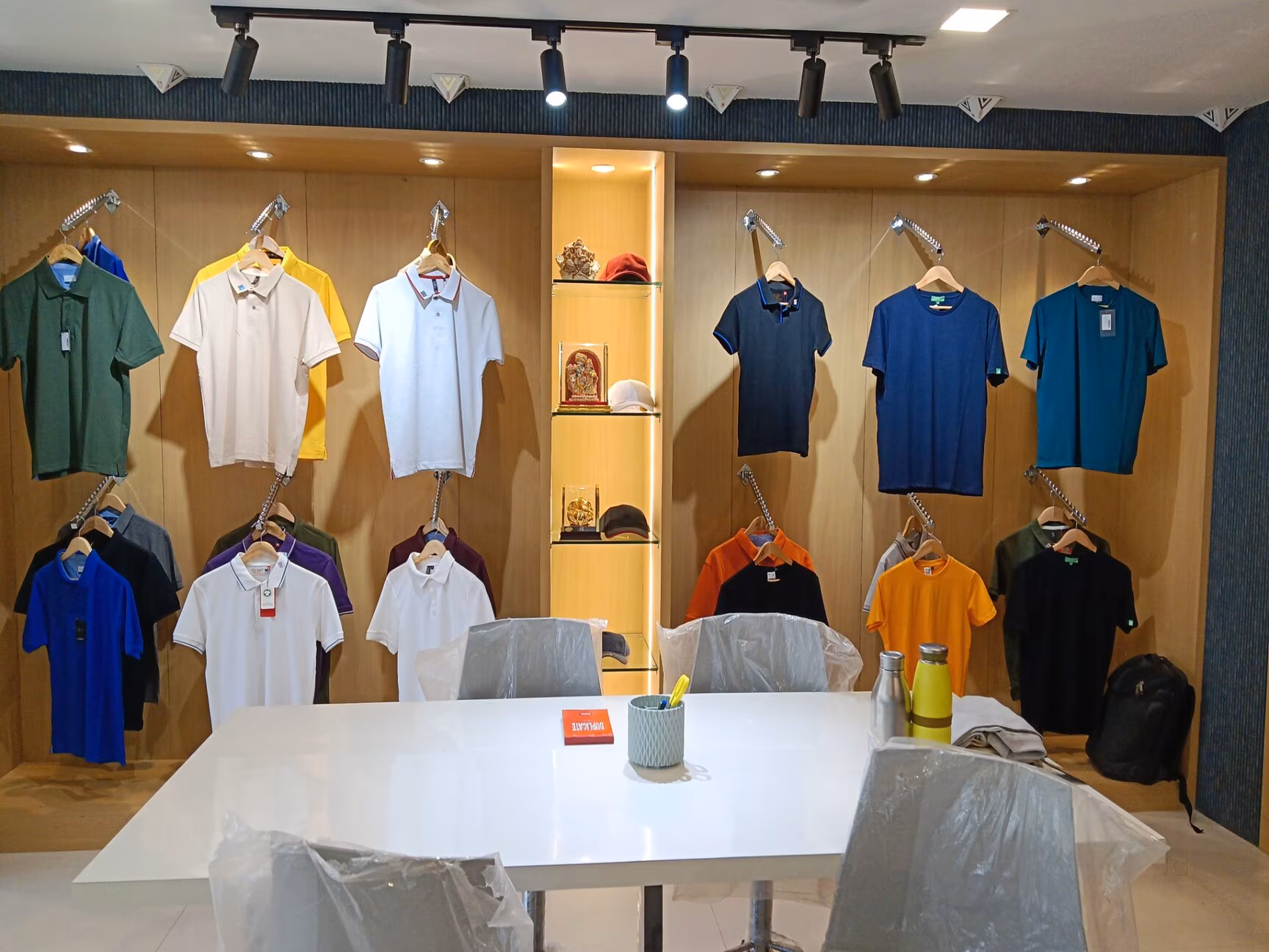 Knitwear garments